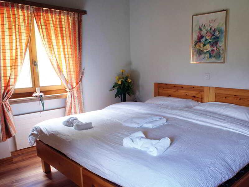 Hotel Restaurant Walserhof Medels Im Rheinwald Room photo